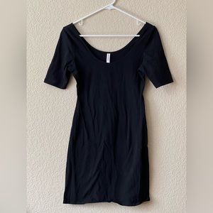 Black bodycon dress